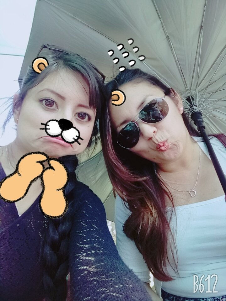 cathesbar's tweet image. Bonita mañana con mi amiguita mafi 🎀👸👼🐝💕😄