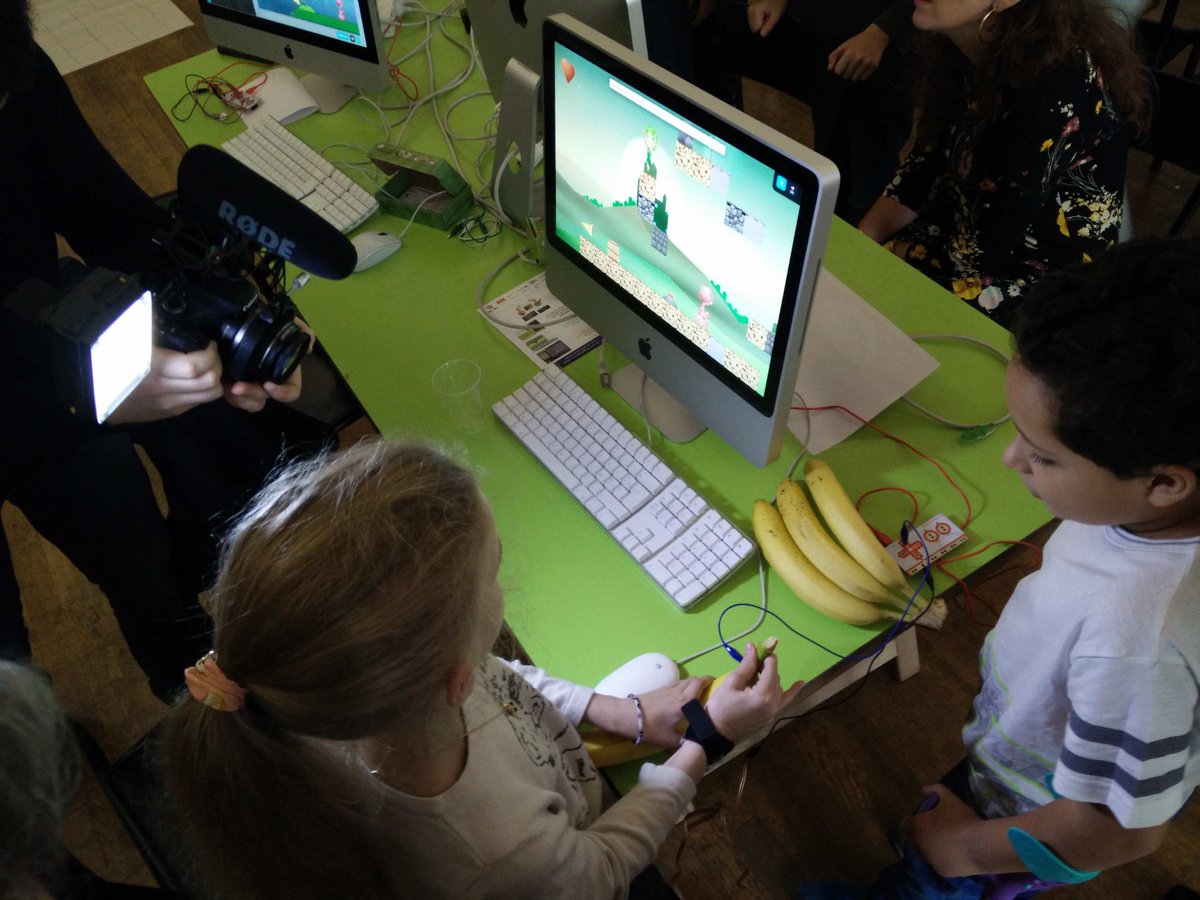 Merci <a href="/Ensci_Paris/">ENSCI_LesAteliers</a> pour l'accueil chaleureux de notre atelier #codeEU ... Rdv en 2017 ?!