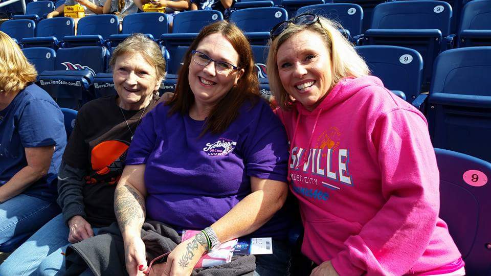 heather35nc's tweet photo. #cmtsuperfan https://t.co/EThfWw8PmS