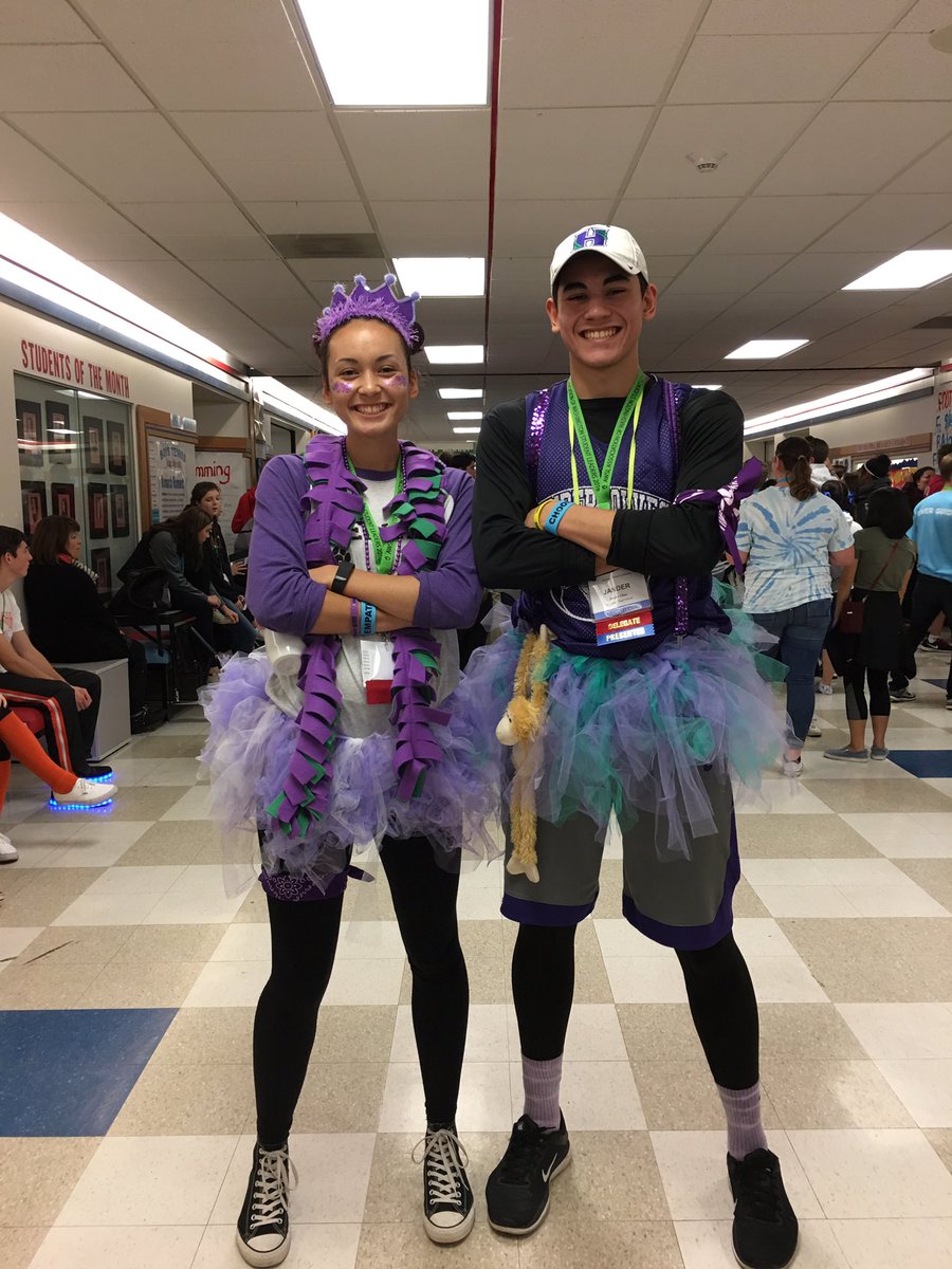 arianna_cline's tweet photo. first and last year going to #AWSL2016 with the best brother in the world💙here I come Yakima 2017 https://t.co/4FZLf9QQIu