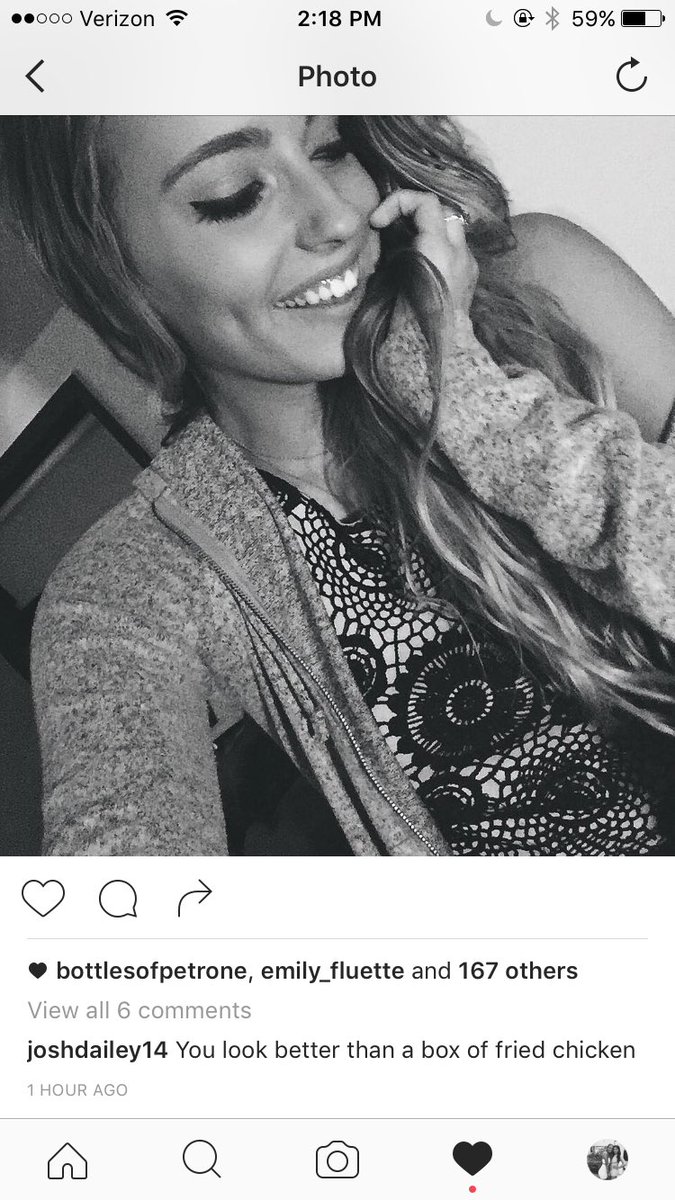 kateehuijing's tweet photo. when bae comments cute things on your pic https://t.co/QWYQQHIypP