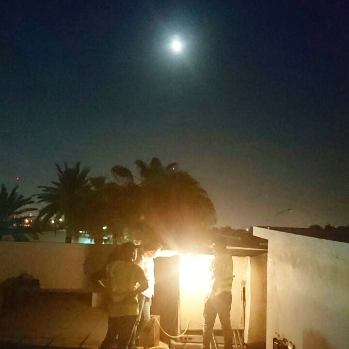 DubaiCarbon's tweet photo. Getting the last of refrigerant gas charged up under the full moon, can't wait for #SolarCool to kick in once the sun comes up!
#CleanEnergy https://t.co/Rc60JFiQiZ