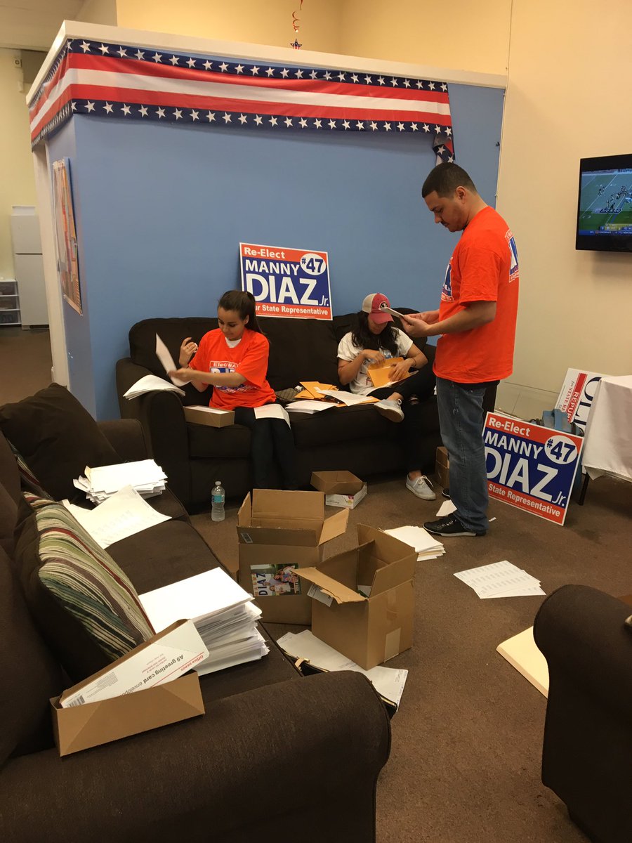 Danmartinez305's tweet photo. Getting work done on #SupportersSundays for @RepMannyDiazJr #Vote47 https://t.co/YAOU4QFj7p