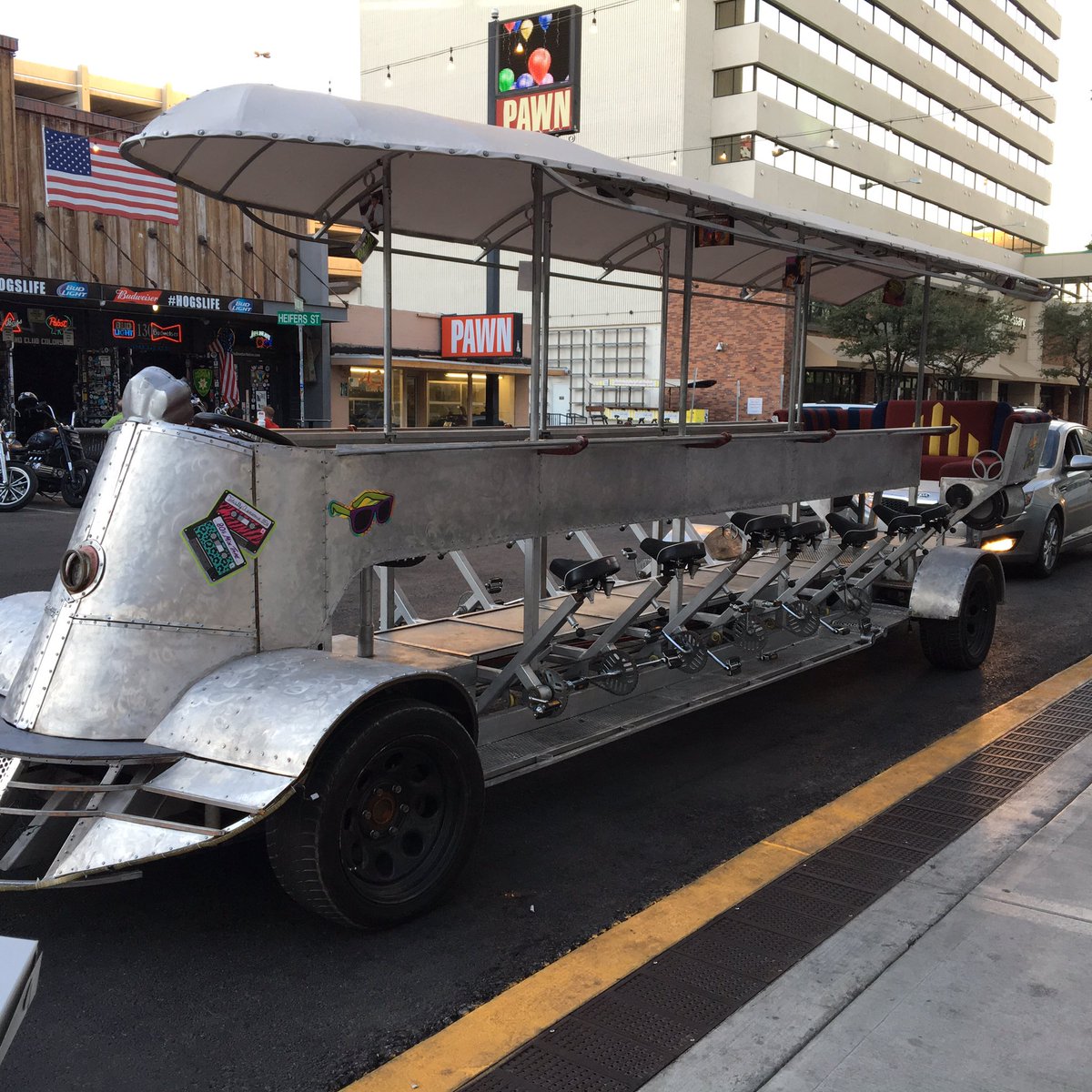 MMArellano's tweet photo. Can't decide between riding a #bike or having a drink at the #bar... now, you can do both! @CityOfLasVegas #dtlv https://t.co/c5aS1BsK2r