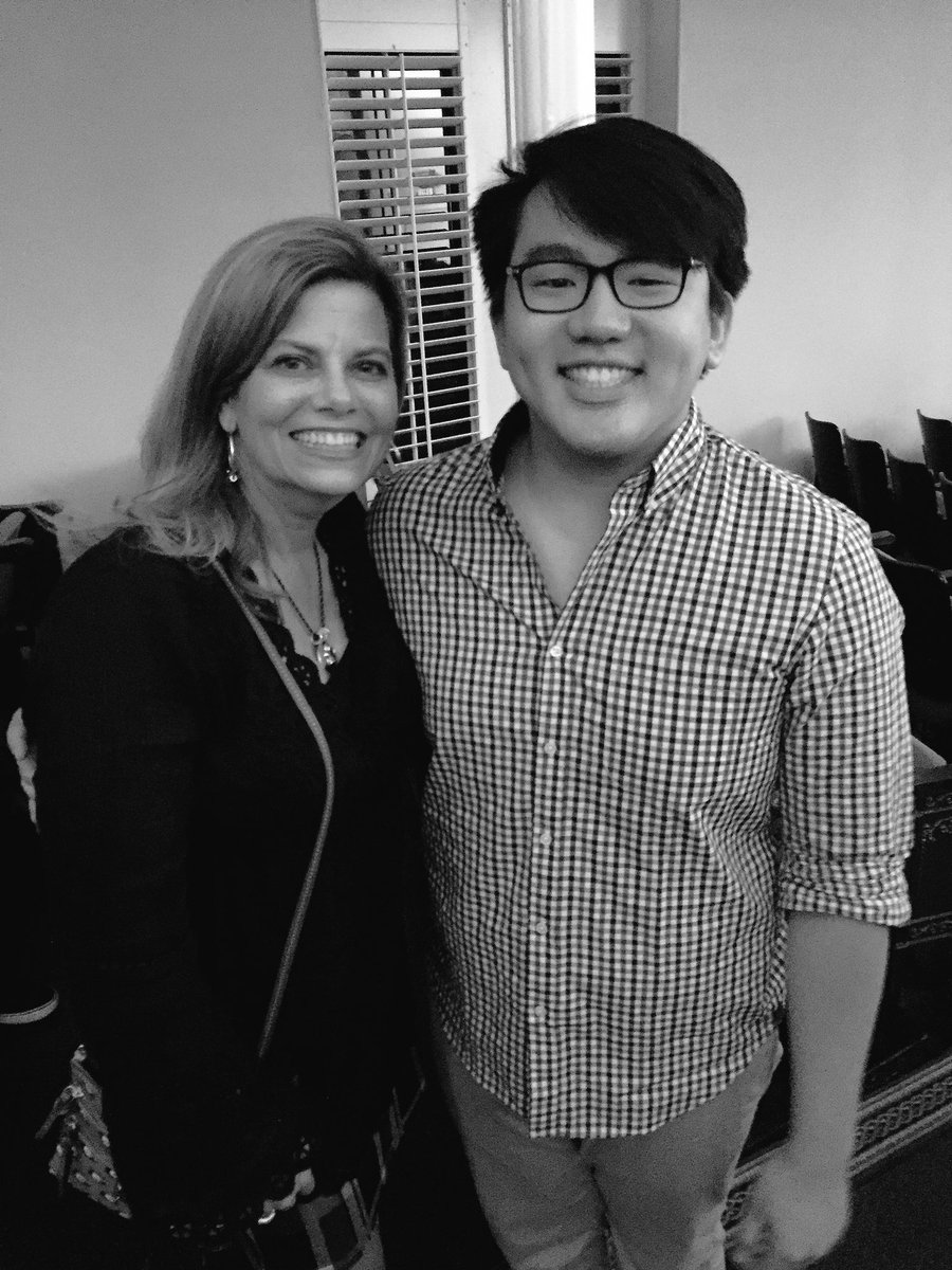 edieedwardsmith's tweet photo. Found in AJ Raphael concert UGA chapel Thursday night.Frankie. Performed with AJ impromptu! beautiful voice! #UGAHomecoming #ImCommitted https://t.co/vHftAsV4Rh