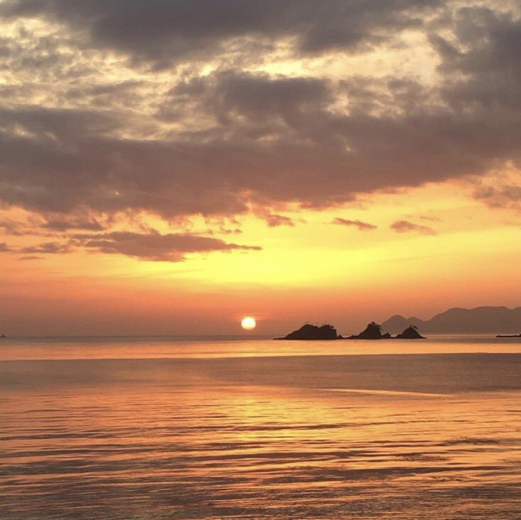 madonosoto0518's tweet photo. お仕事終了~♪帰って爆睡するよ(★‿★)皆様に下関の夕日をお贈りします🌞good night~(。・ˇ꒳ˇ・)ノ💤Ⴛ̅̀兯ནႫ #TomoG #世界の青木 https://t.co/BmquNF5GqZ