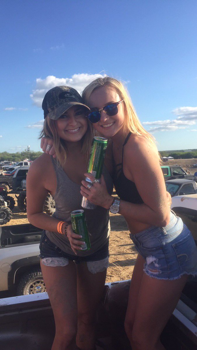 __pepecoineth's tweet photo. Always a good time with you two ๐ thanks for getting muddy w me @HaileyMadrian @emmacatron16 #Mudfest2016 https://t.co/KKyYuLOc3C