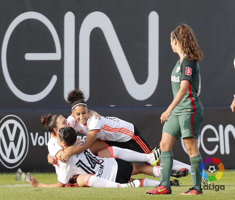 Los buenos equipos acaban por ser grandes cuando sus integrantes confían los unos en los otros para renunciar al "yo" por el "nosotros"➕3️⃣.