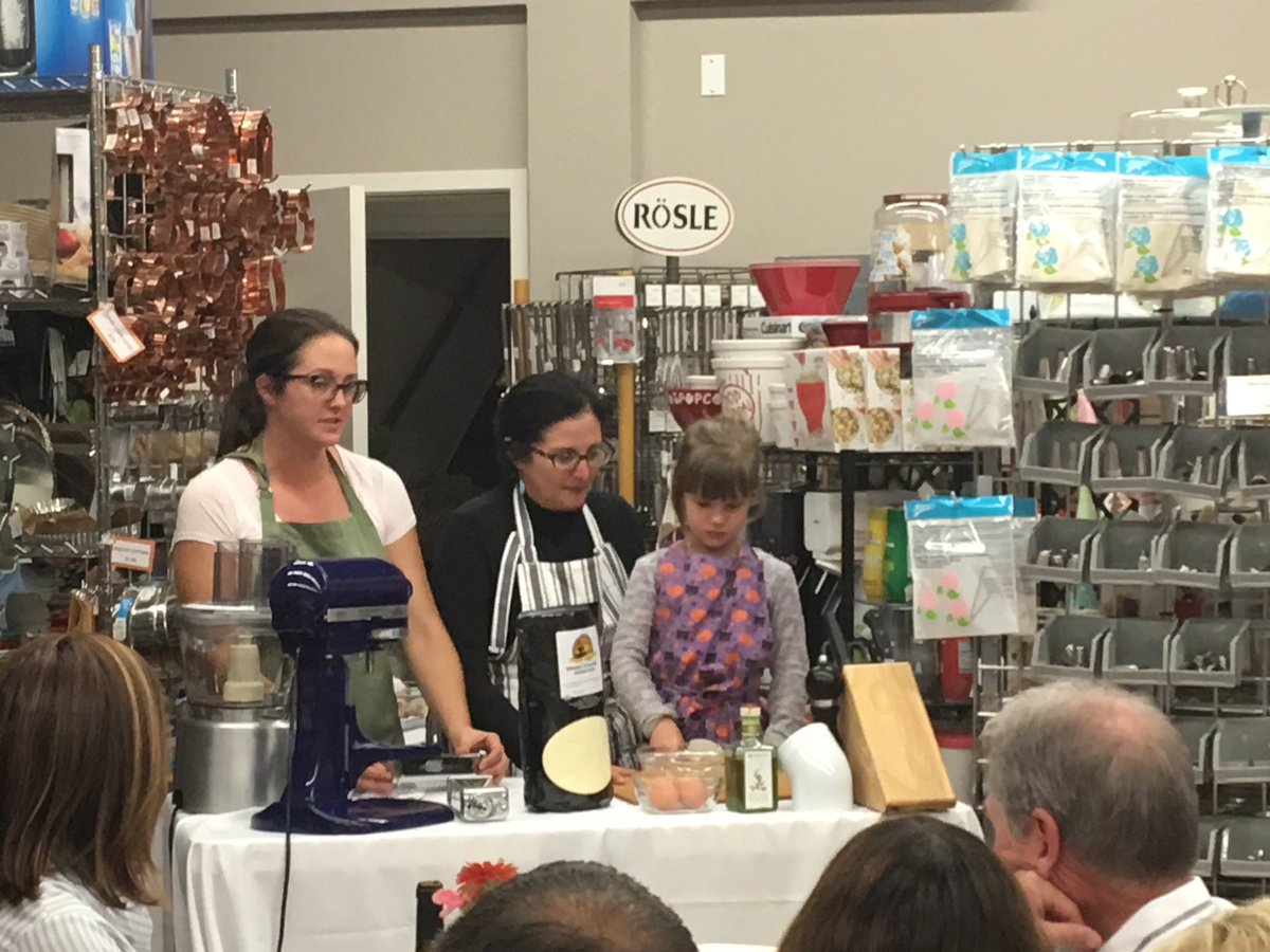 PEFproud's tweet photo. So much fun @iLeoni on Friday night for the PEF BASH Pasta Perfect Buy In Party! https://t.co/DgmiLFuH0F
