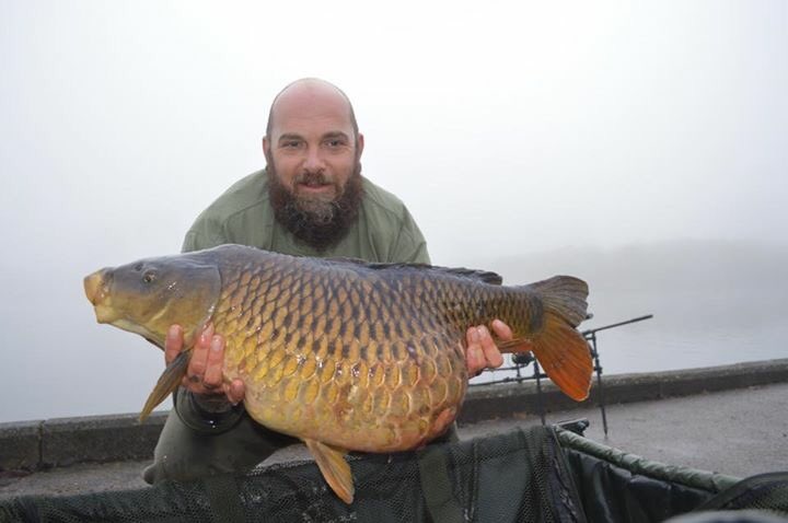 Wayne hull with 2 from a 5 fish haul #pinpoint #curve #chod good dangling good sir 🤘 #getontheweed