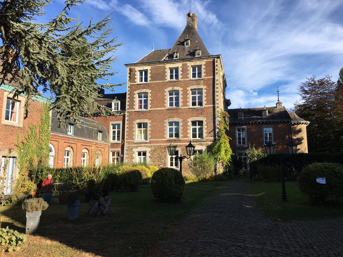 COostwegel's tweet photo. Belle promenade en #Wallonie à 10 km de #Maastricht #Mortroux Château #Cortils https://t.co/Q39BfLANTH