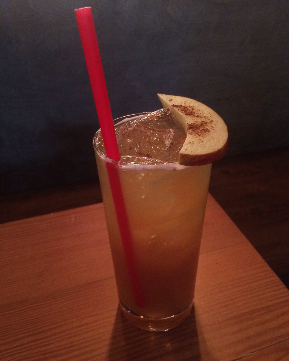 MeetGastown's tweet photo. Ginger-Apple Shandy! ✨🍎🍹 #housemade #gingershrub #rye #applejuice #lemonjuice  #cinnamon #cocktails #gastown #autumn #organicjuice #yvr https://t.co/x9j5Mg9KD7