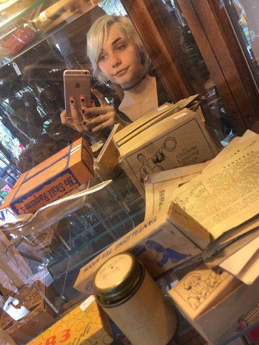 Dope ass #oddity shop i adventured into today. https://t.co/YbgAnHq4XC<a href="/tag/oddity"class="tags">#oddity</a>