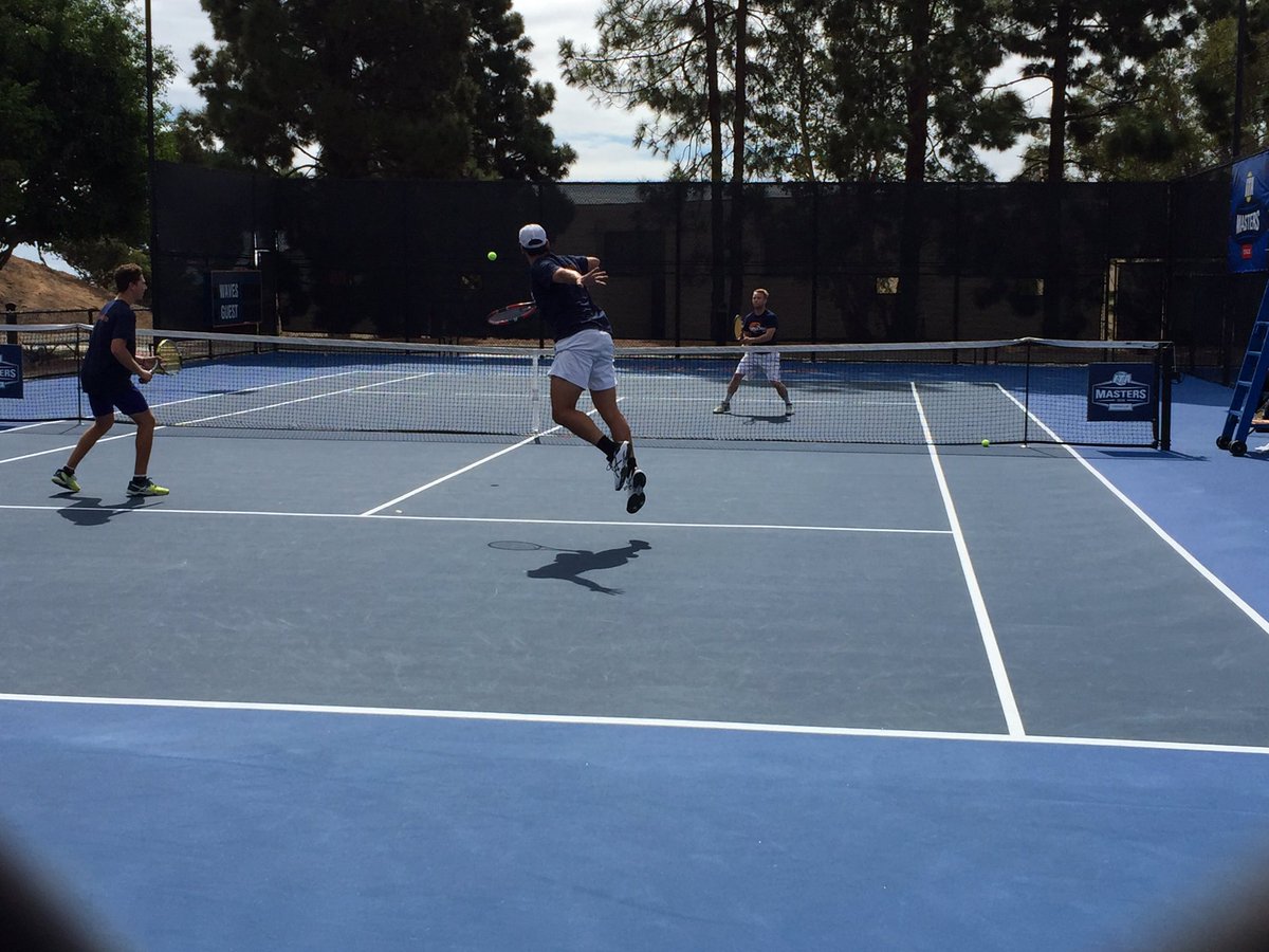 PepperdineMTEN's tweet photo. The @PeppAlum men's tennis fun is off and running!  #OnceAWave #AlwaysAWave #PeppFam https://t.co/q7U0s0Eouz
