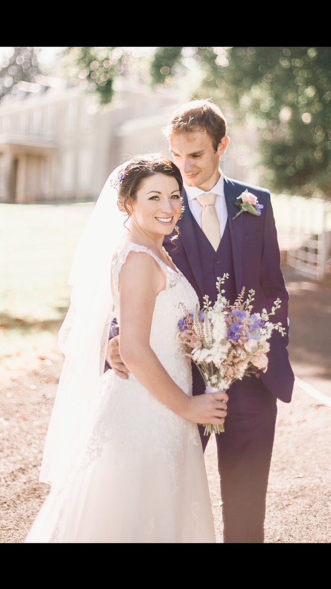 Gemmalousmith's tweet photo. Some lovely images of of a beaut of a bride #bridalhairandmakup #bride #weddingmorning #lakedistrict https://t.co/Owfjh2FwvK