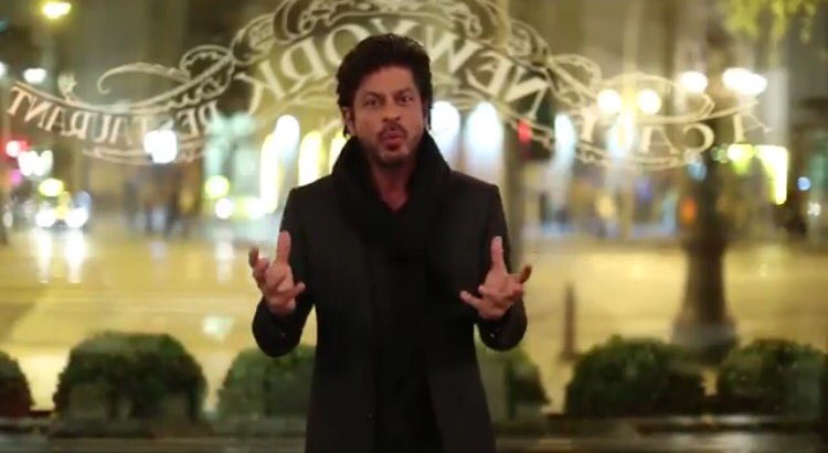 SRKuniverseIT's tweet photo. #SrkGlobalIcon omg so cute 😵✨😍@iamsrk @SRKUniverse https://t.co/InIjphSoNj