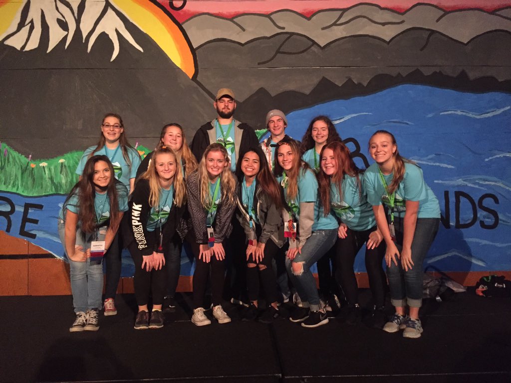 muhkennnah's tweet photo. Glad my last time at AWSL was with this group of amazing people. #WhereTheRiverBends #AWSL2016 https://t.co/GInkp6Xuqb