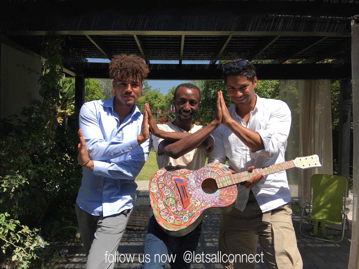 letsallconnect's tweet photo. 🙏🏽🙏🏻🙏🏿Thanks for designing this guitar for us. Take care in Kenya, Peace !
➡️✅ Chain of #HumanConnectivity for #Peace & #Unity @TwitterKenya https://t.co/WlhrGAzbB0