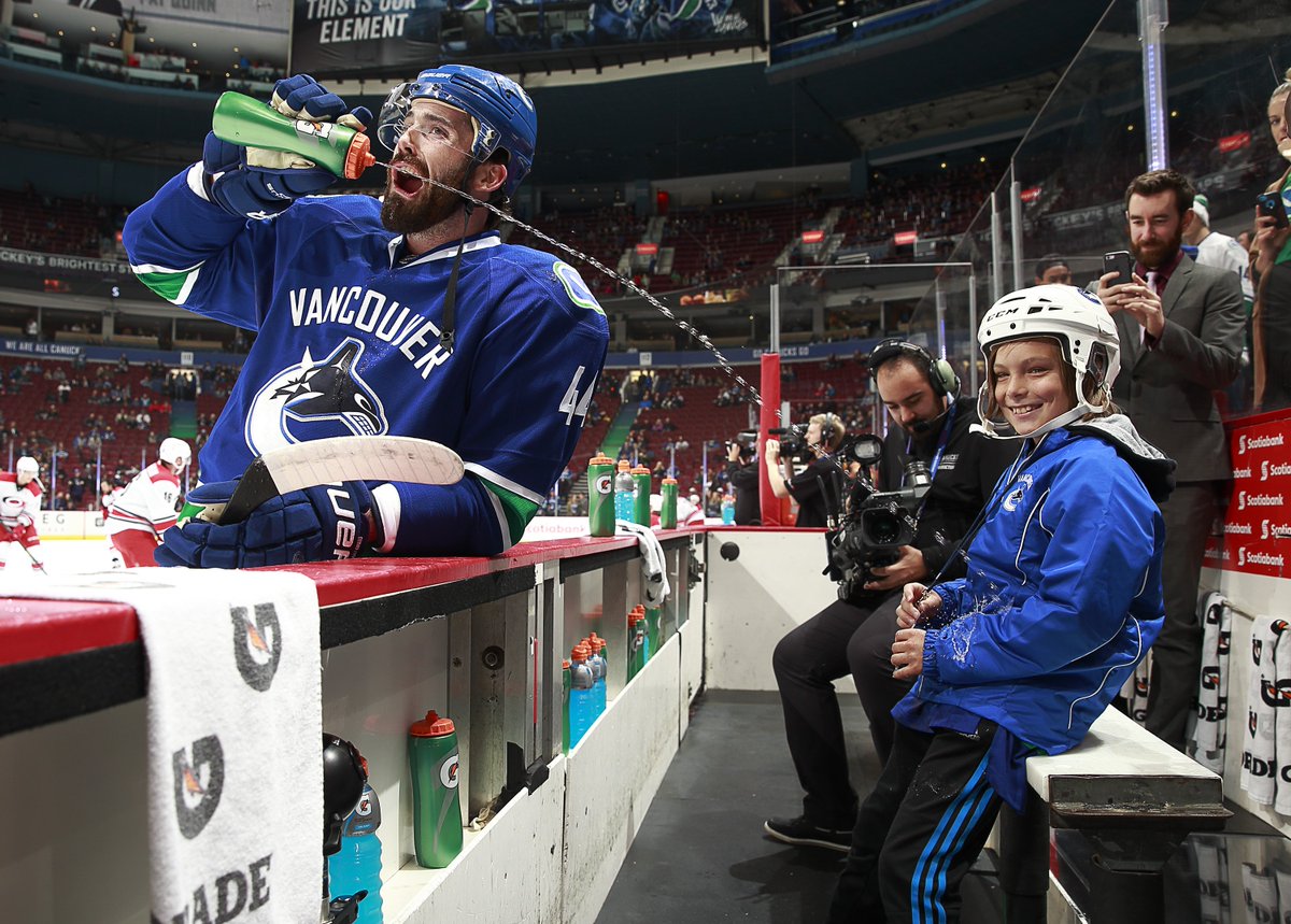 NHL tweet picture