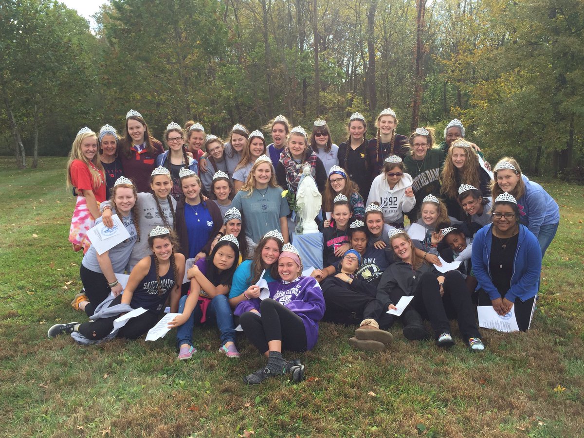 gchsByouTiful's tweet photo. Such an amazing retreat ❤️😊🌻 https://t.co/CFIABaUYUG