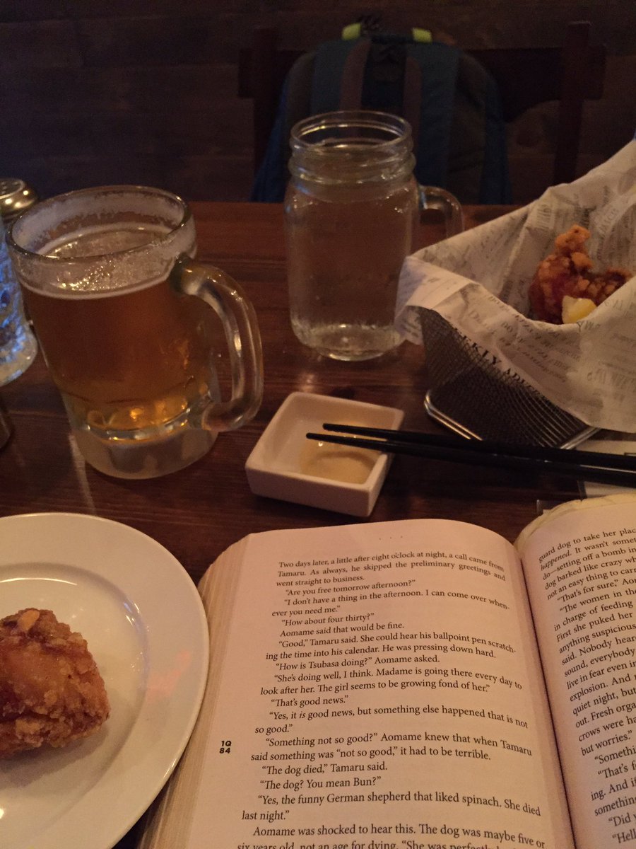 RieSasha's tweet image. Best kind of ramen+gyoza bar? 1s that strictly play old skool ska+roots reggae+w/$5 happyhr Karaage+Sapporo dealz  #zurutto #reggaeallday 🍜🎶