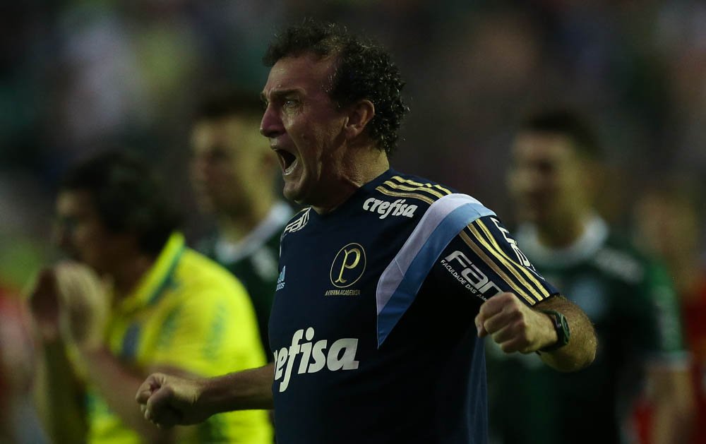 "Faltam sete jogos, temos quatro pontos (de vantagem), que pode parecer bastante, mas dentro é tão pouquinho" ➤ bit.ly/2dUqqAt