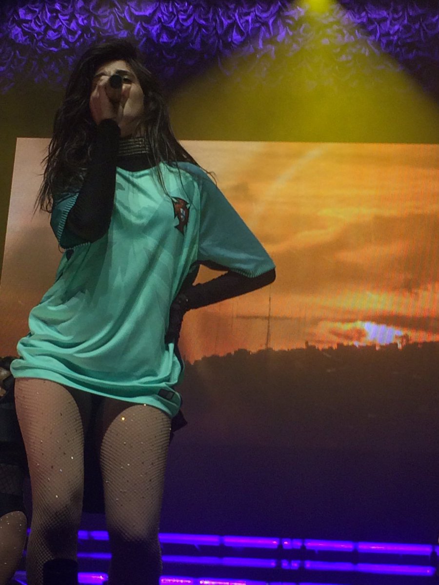 archivecbello's tweet image. beautiful 🇵🇹 #727TourLisbon #camilacabello