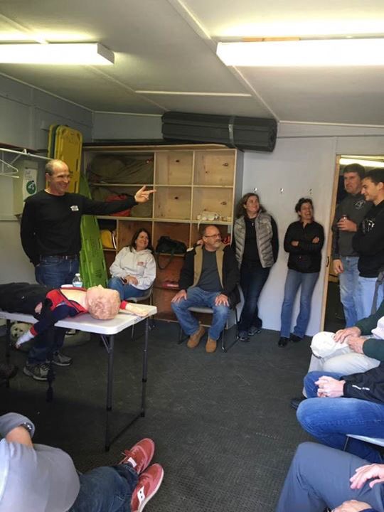 dwgauvin's tweet photo. Ski Patrollers at Ski Bradford going through Outdoor Emergency Care Refresher in preparation for another ski season. https://t.co/8EVJfrdXAA