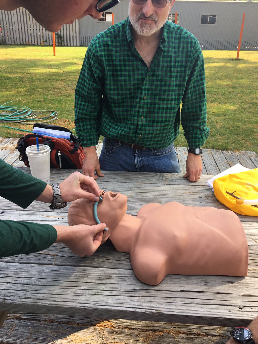 dwgauvin's tweet photo. Ski Patrollers at Ski Bradford going through Outdoor Emergency Care Refresher in preparation for another ski season. https://t.co/8EVJfrdXAA
