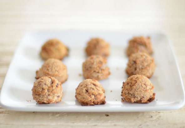 elanaspantry's tweet photo. Almond Pulp Macaroons: https://t.co/CLq2rfrCsB #5Ingredients #AlmondPulp #GlutenFree #GrainFree https://t.co/oooRbMbNKG