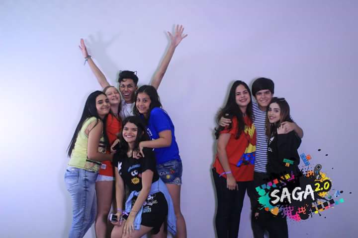 CentralMafoo's tweet photo. Ine com fãs hoje no Evento SAGA 2.0 em Natal - RN (part.4) https://t.co/GQnxxR3TJn
