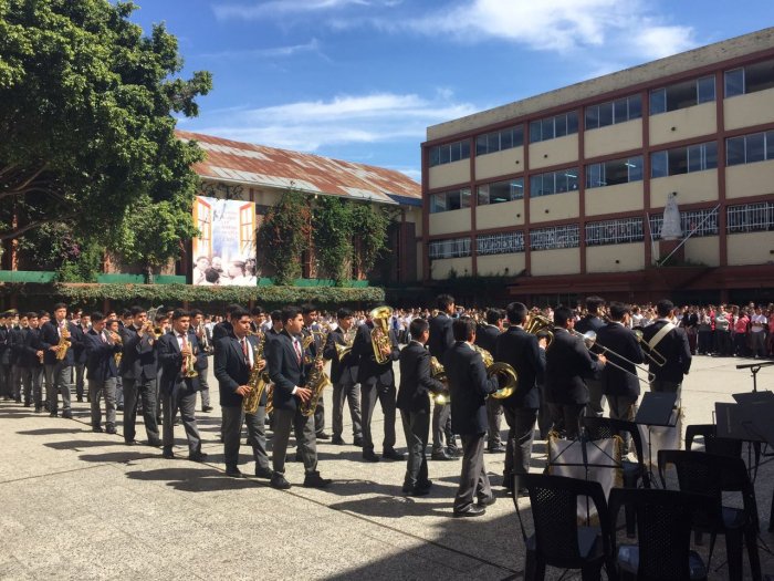 TrenClaypole's tweet photo. Continúa su recorrida la "Banda del Colegio Don Orione" de Cerrillos, Chile. https://t.co/7vTNwC4Igf  // #TrenRoca https://t.co/jT5tEU4Iui