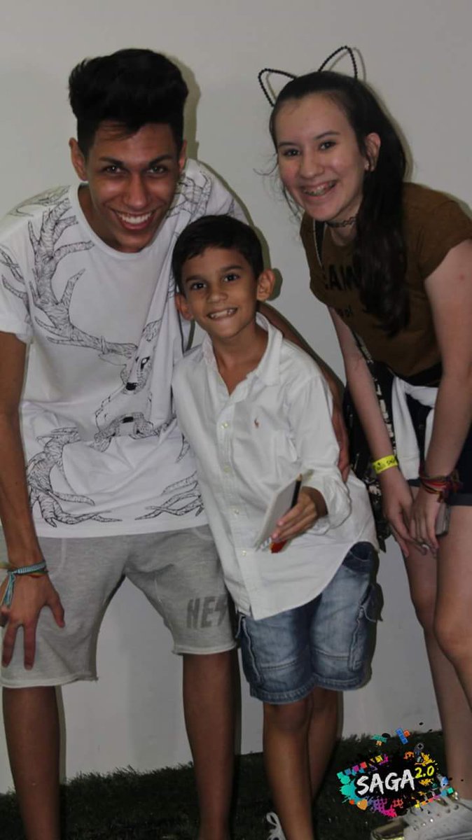 CentralMafoo's tweet photo. Ine com fãs hoje no Evento SAGA 2.0 em Natal - RN (part.7) https://t.co/re7iw3feNL