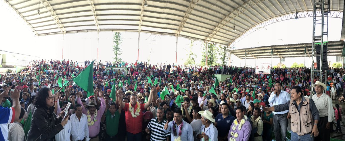 alvar_rubio's tweet photo. Acompañamos y respaldamos a un hombre que realizó una gran labor en la zona para nuestro Gobernador Electo @alejandromurat #planillaverde https://t.co/SnGi6hpLP1
