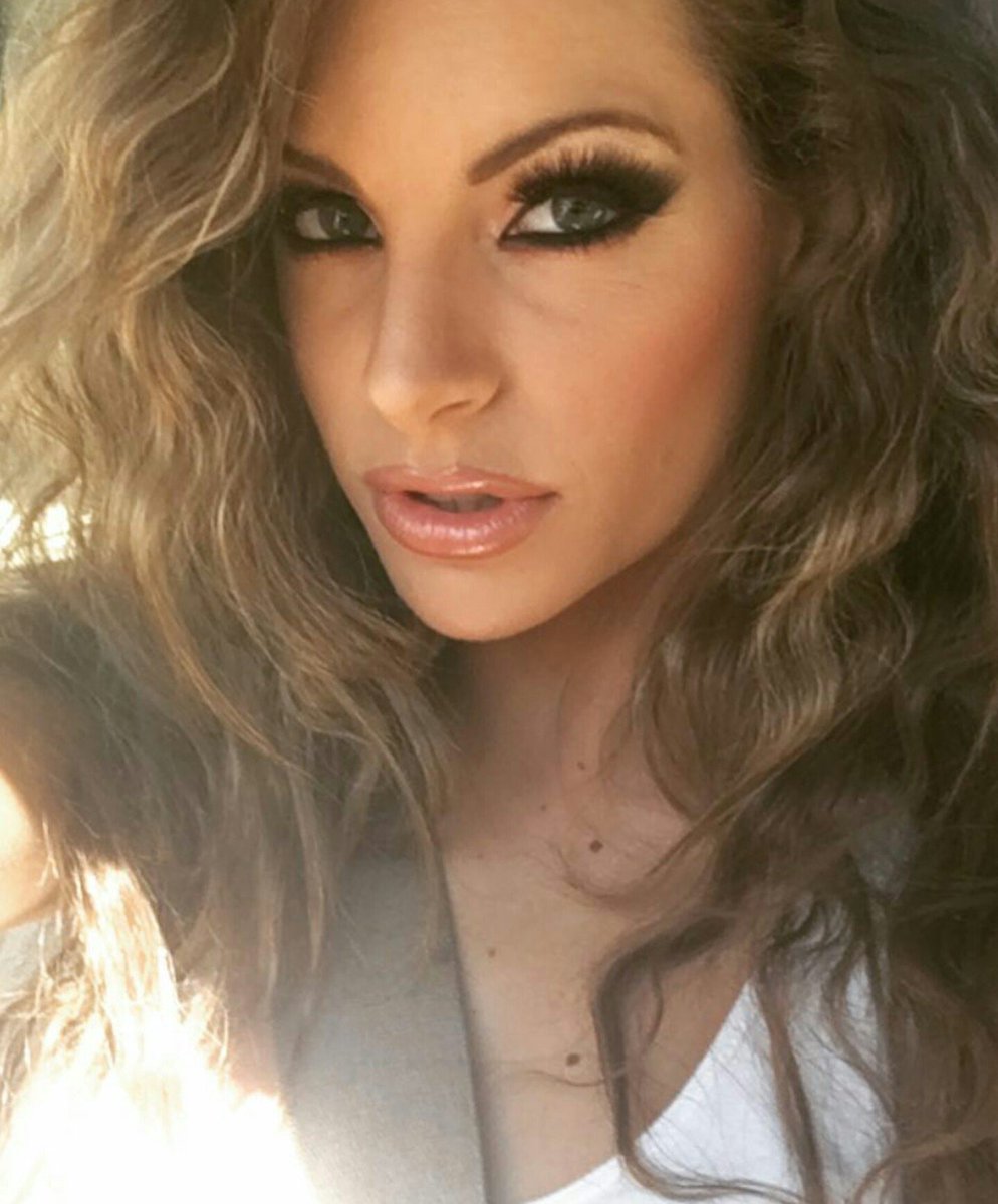Kimmy Granger's Instagram, Twitter & Facebook on IDCrawl