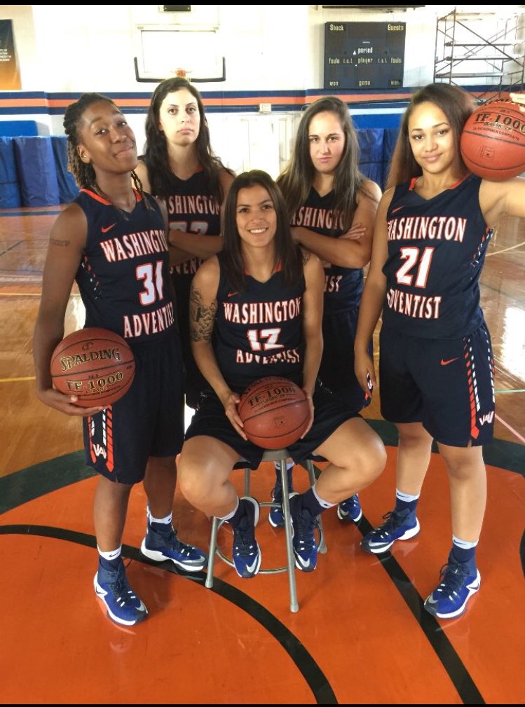 chynnatizown's tweet photo. Love the gang 🤘🏼💖🏀 #Ladyshock https://t.co/rQe77KblFB