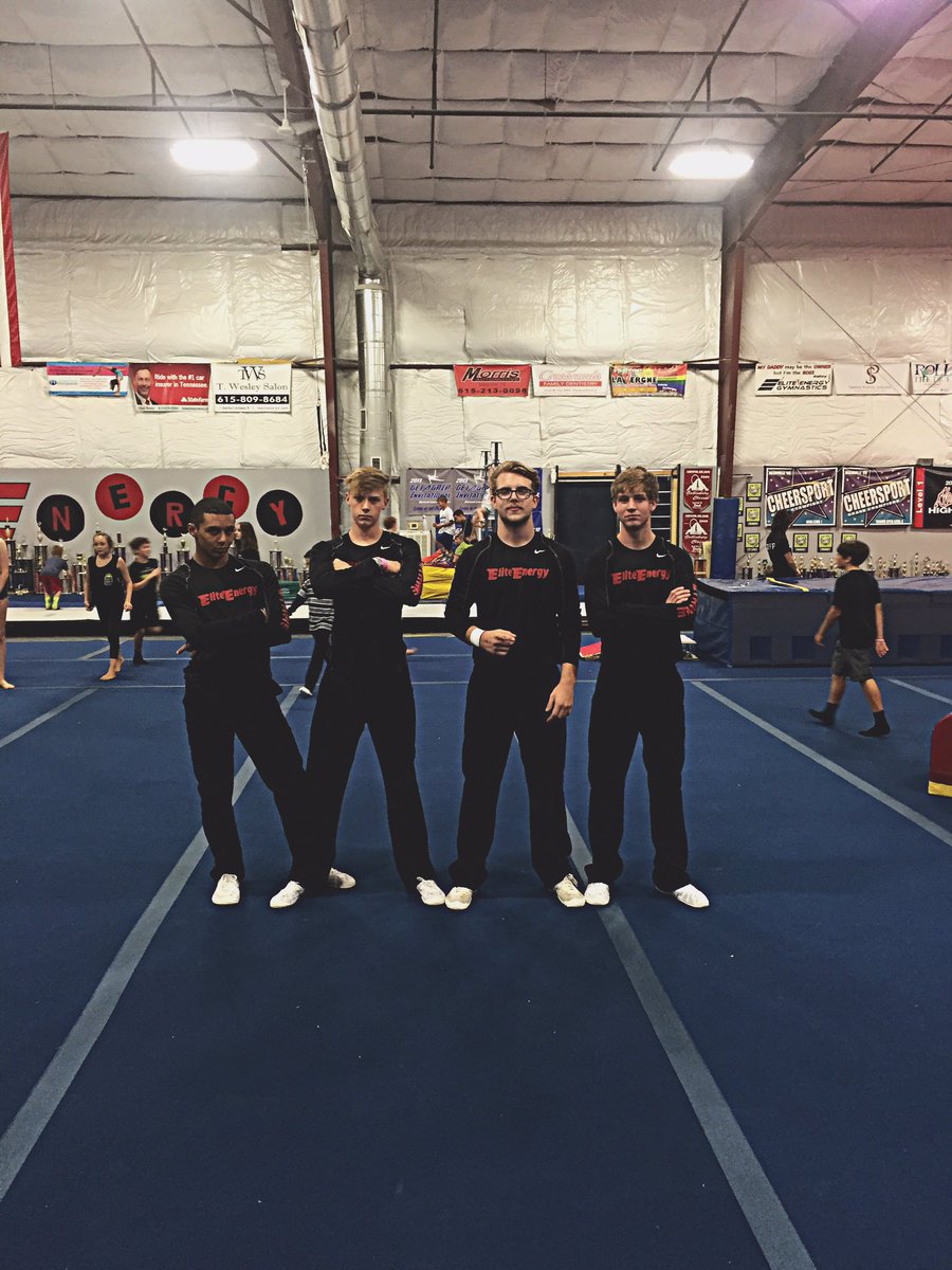 CabeFunke's tweet photo. had so much fun at the showcase today ! so proud of my team !! #13days #THWE #e2 https://t.co/qMI9ne62v9