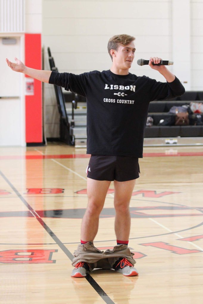 CrossProb's tweet photo. It's all in the shorts, it's all in the legs https://t.co/X3n6HO0e5B