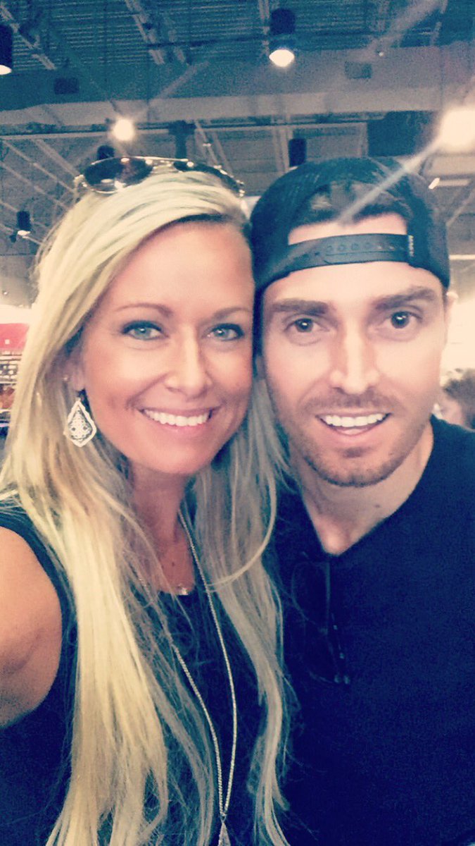 AshleySchickTX's tweet photo. So great to see this Texas boy back home! @Luke__Pell proud of you and thanks for taking care of our military families! 🇺🇸 #Austin #CCMK https://t.co/MF5Nf8xw9T