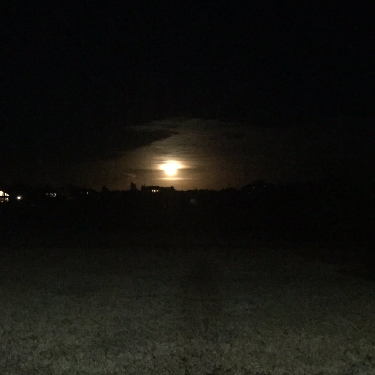 oktoberskulls's tweet photo. #FullMoonBlessings #elizabethcolorado 🌛🌝🌜 https://t.co/8LMoXZQjnj