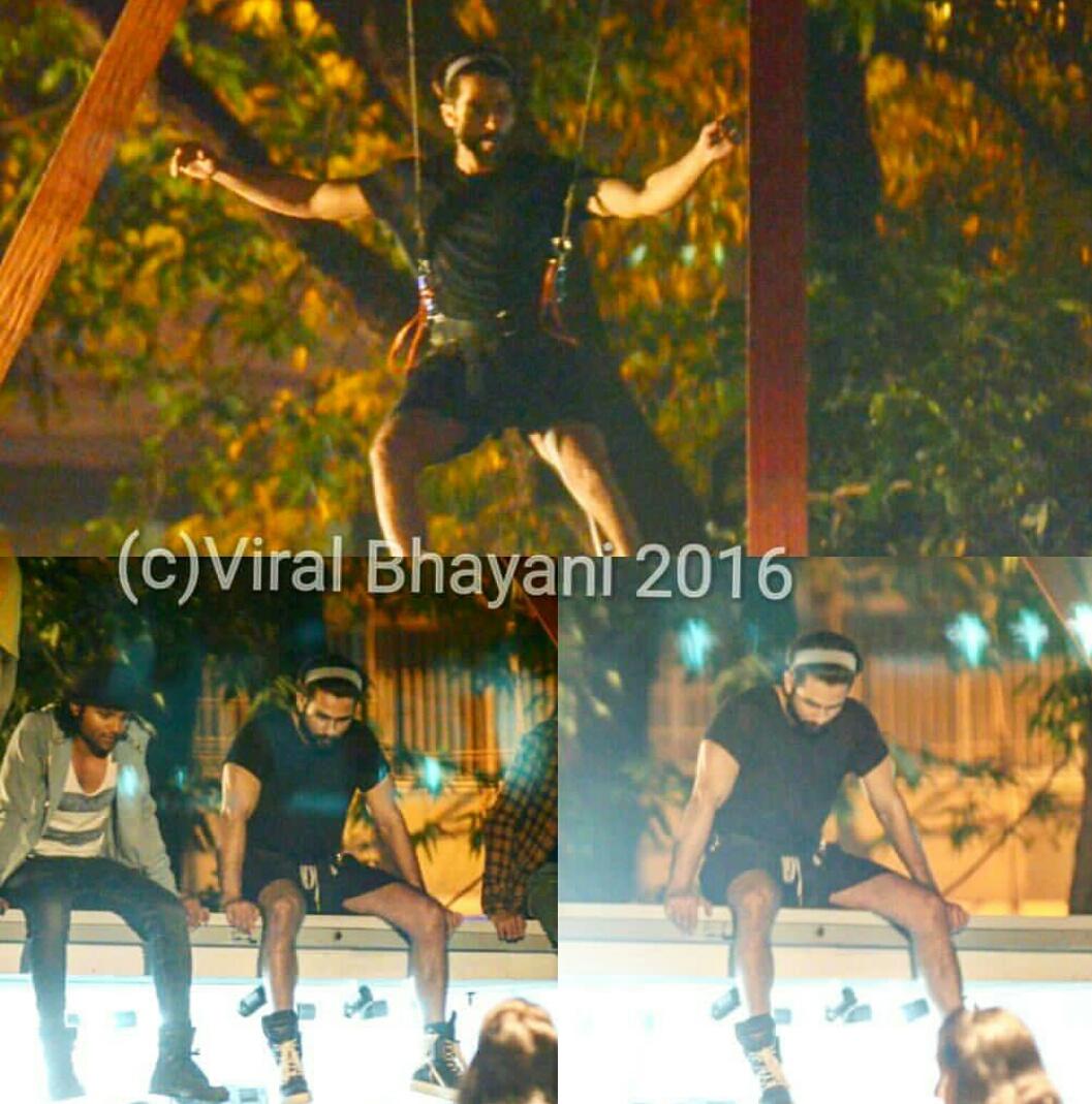 shahidkapoorFC's tweet photo. NEW PIC- @shahidkapoor Snapped during an Ad shoot today.
RT if it just made your day
(Pic via. @viralphoto) https://t.co/dygSGO5wIG