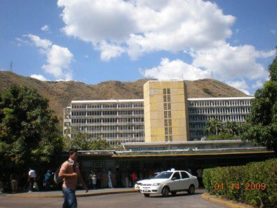 GRAVE Suspenden a médicos del Hospital de Maracay por defender a madres de pacientes agredidas por colectivos reporteconfidencial.info/noticia/327971…