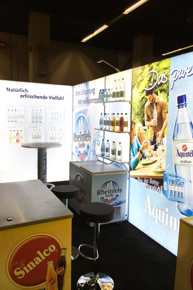 LACONCEPT's tweet photo. #Sinalco& #RheinfelsQuelle: Das schmeckt auch uns! Im Einsatz: #HIT #Handelsgruppe im #CongressCentrum #Koelnmesse. #lumin8:unübersehbar gut https://t.co/qyUUOQd2pE
