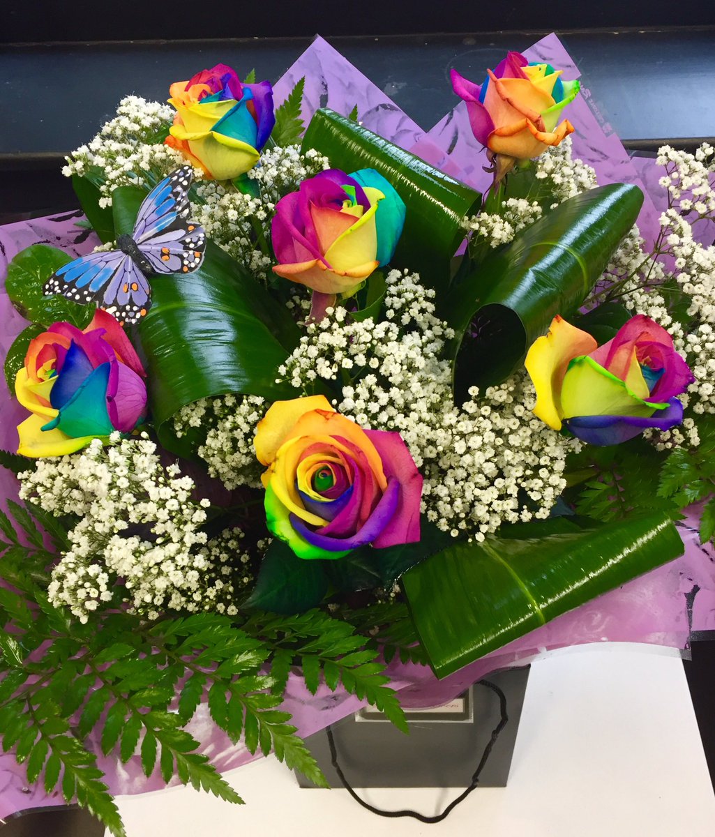 #rainbowroses #beautiful