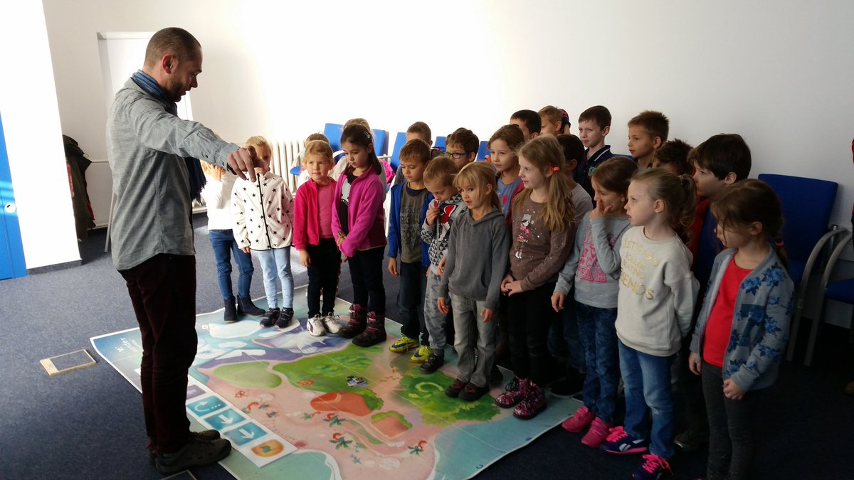 CYFRA_GOV_PL's tweet image. W MC przez cały tydzień świętujemy #CodeWeekPL. @M_Kodowania uczą dzieci programowania
