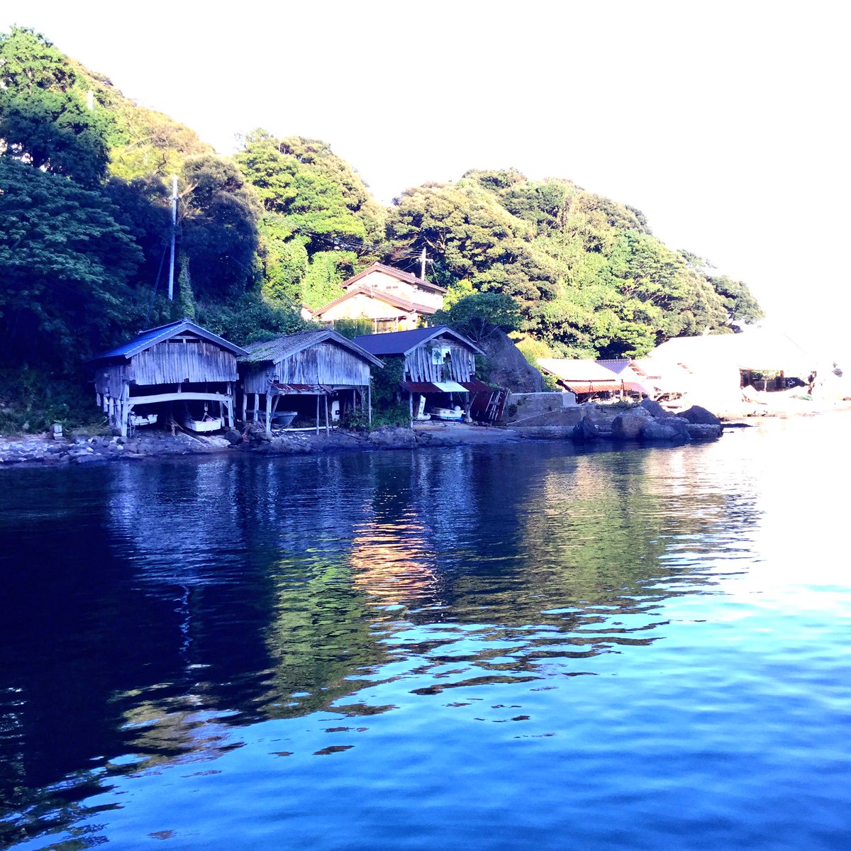 ট ইট র 3rd Placeイネバル 京都府伊根町 昔のままの 舟屋 かつ 現役の舟屋が実は 新井崎 に残っています 伊根浦 と併せて こちらも一見の価値あり 海の京都 伊根の舟屋 伊根町 伊根 京都 海 漁港 T Co Bw9xjirexp