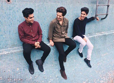 f4irybang's tweet photo. They taught me to live 💕✨ 
#Coder #Harmonizer #MendesArmy #Layler https://t.co/l6w44taJgS