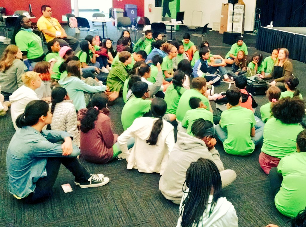 MaraLuHC's tweet image. @kscottz talking about satellites with middle school kids @ComputerHistory. @BlackGirlsCode in the house! #Design_Code_Build