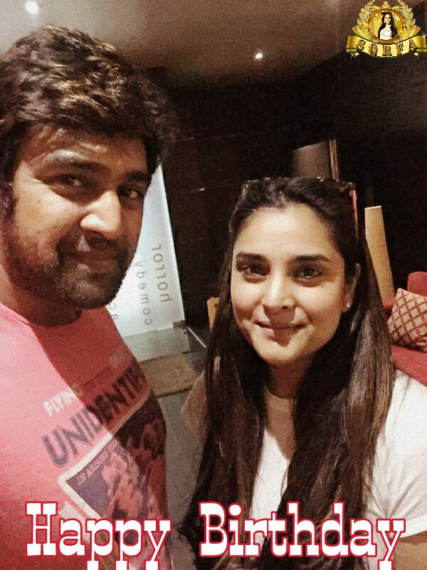 mymoviebazaarka's tweet photo. ಯುವ ಸಾಮ್ರಾಟ್ @chirusarja  ಅವರಿಗ @divyaspandana ರಮ್ಯಾ ಅಭಿಮಾನಿಗಳಿOದ  ಹುಟ್ಟು ಹಬ್ಬದ ಶುಭಾಶಯಗಳು :) https://t.co/Gn0ntd8TU5