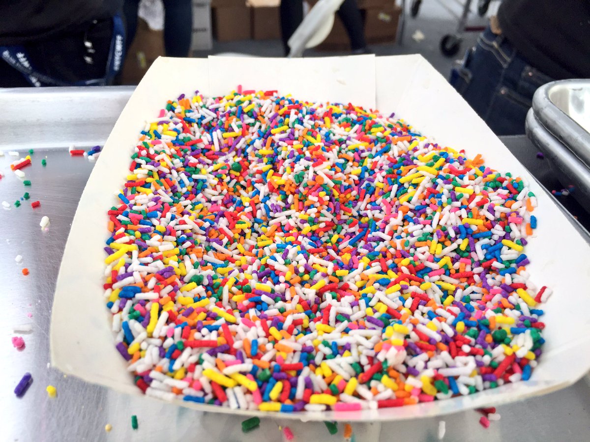 Cessiec's tweet photo. Dreaming of #sprinkles &amp; this masterpiece from @blacktapnyc #mymilkshake #youknowhowitends #NYCWFF https://t.co/NJxHlDVkUO